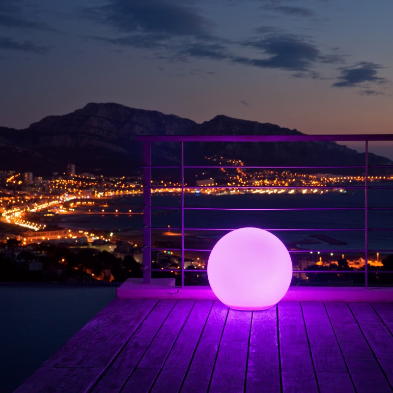 Boule de cristal animée For Living avec piles, lumière à DEL, multicolore,  6-1/4 po, décoration intérieure/extérieure activée par le son et la lumière