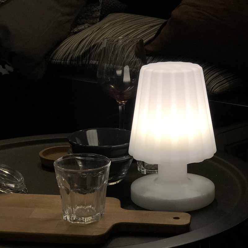 Mini Lampe à Poser Sans Fil LED Lady Mini Blanc Polyéthylène H22cm -  Eclairage extérieur et accessoire BUT